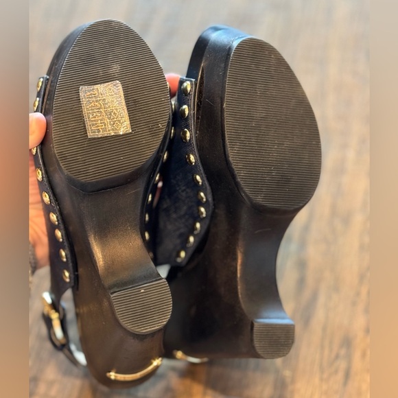 Michael Kors Navy Heels - Picture 4 of 6